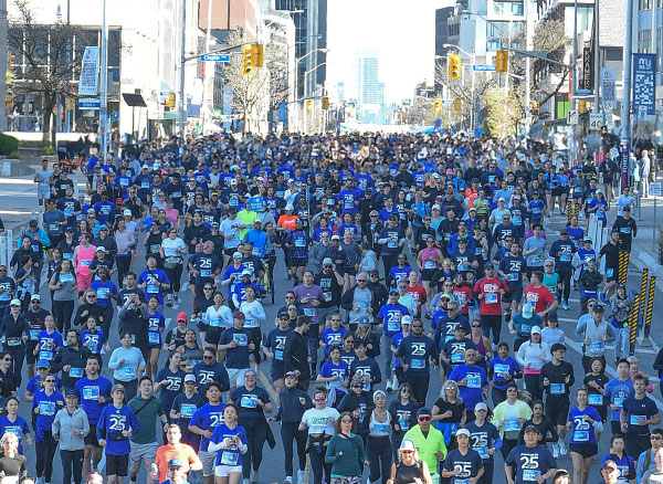 Sporting Life 10K – Yonge and Davisville Sporting Life 10K 2024 Finish Line